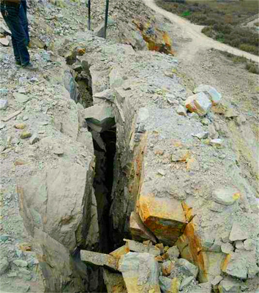 克孜勒苏柯尔克孜铝矿开采取代炸药设备