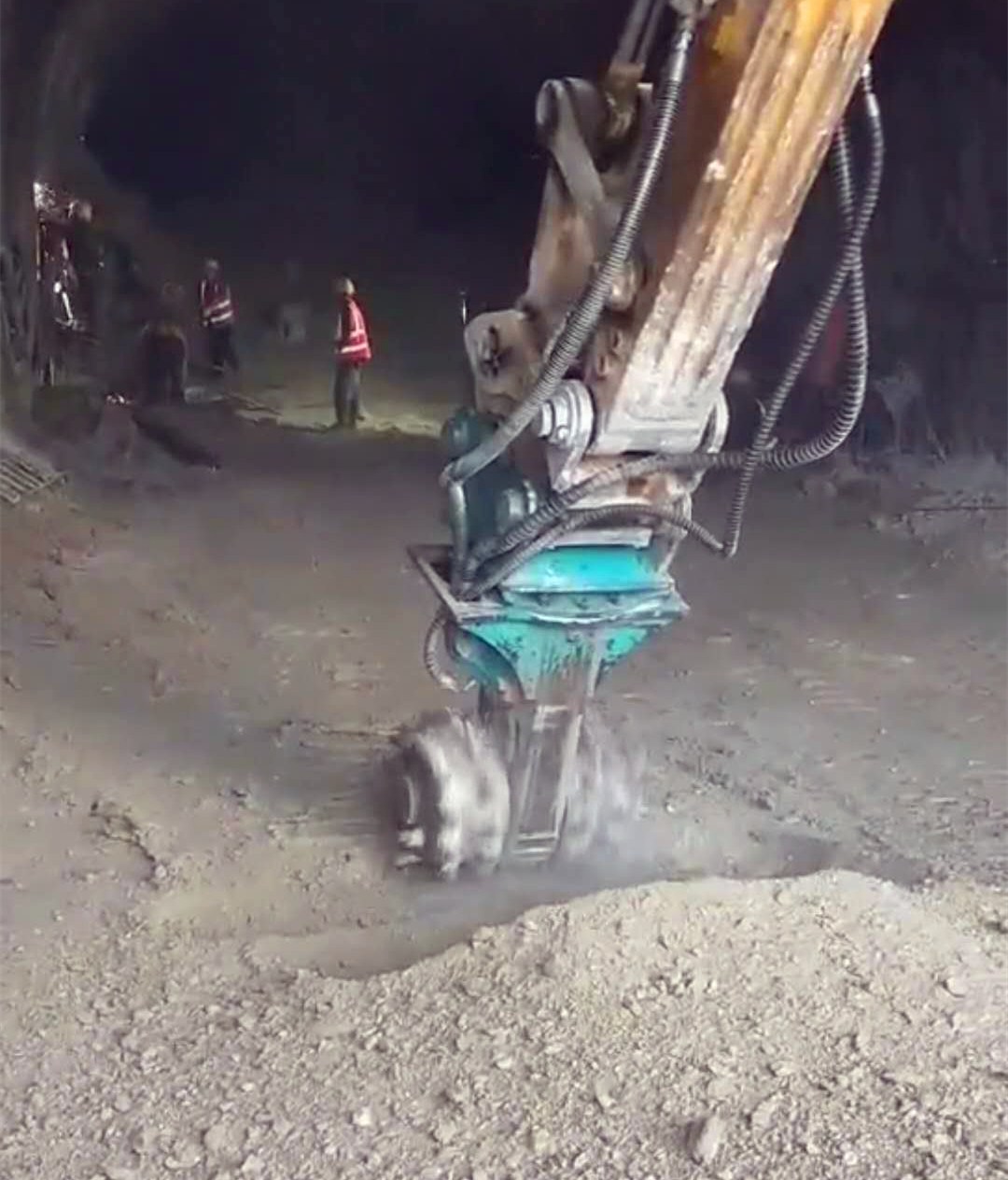 拉萨隧道掘进铣挖机施工
