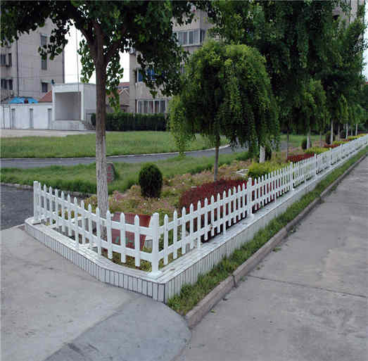 宜君县竹篱笆绿化围墙塑钢围栏市场价格