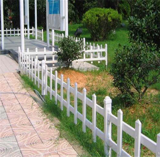 罗庄区PVC护栏道路围墙花园隔离栏园林月度评述