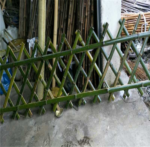 蛟河市pvc草坪护栏电力围墙变压器隔离栏厂商出售