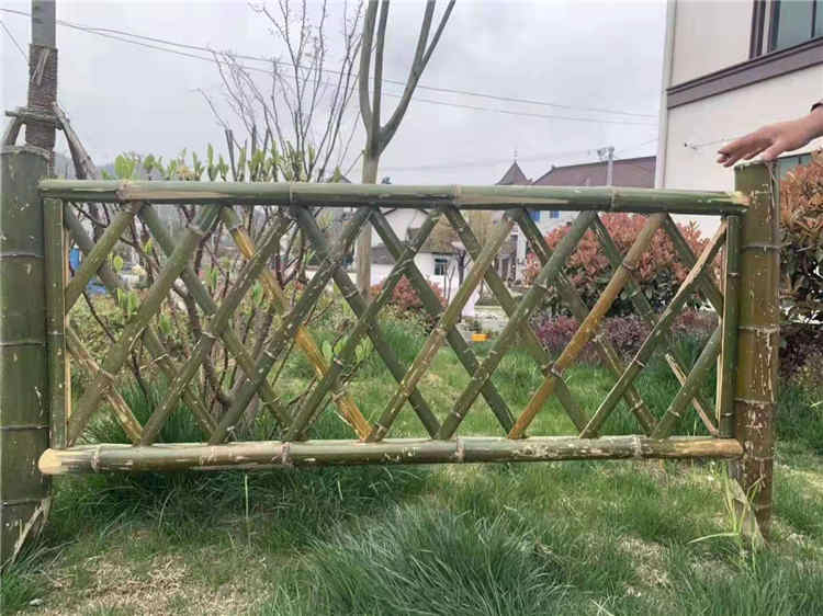 十堰茅箭木栅栏pvc绿化护栏竹篱笆（中闻资讯）