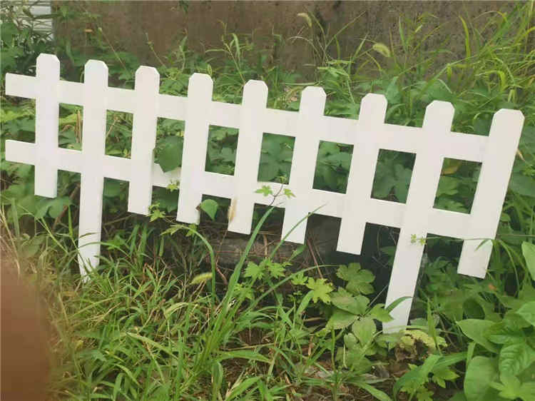 蕲春竹篱笆 pvc护栏小区护栏（中闻资讯）
