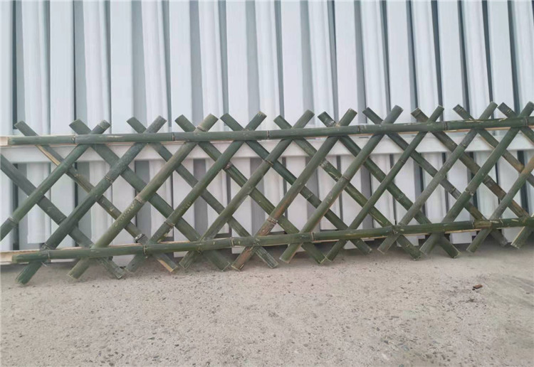 信阳潢川县pvc草坪护栏 竹篱笆 塑钢护栏塑钢pvc护栏围栏（中闻资讯）
