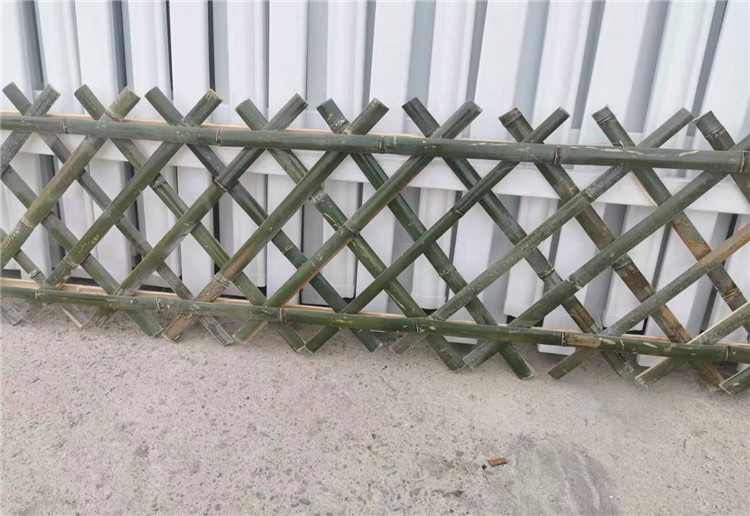 唐河县竹篱笆 竹子护栏pvc塑钢围栏草坪护栏（中闻资讯）