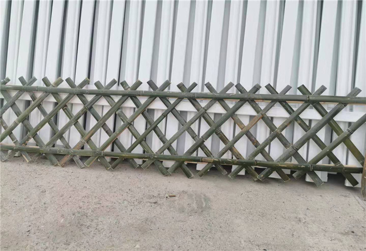 南昌进贤县pvc草坪护栏 竹篱笆 塑钢护栏绿化围栏（中闻资讯）