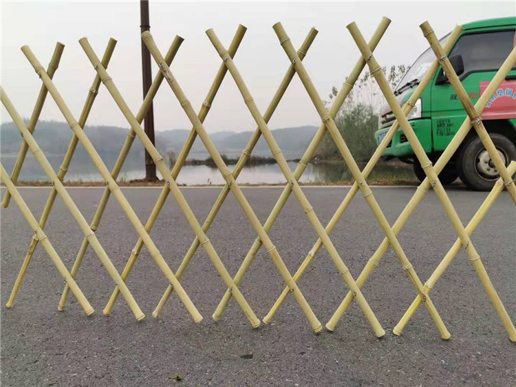 屯溪区竹围栏碳化竹竿竹篱笆 pvc护栏木栅栏门
