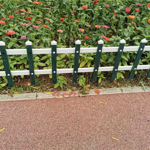 赣州定南pvc护栏道路围墙花园竹篱笆草坪护栏绿化带花园栏杆