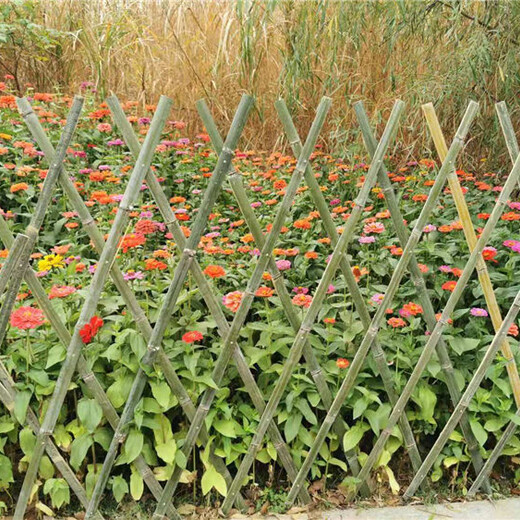 吉安遂川pvc护栏花园围栏竹篱笆草坪护栏pvc厂房围栏