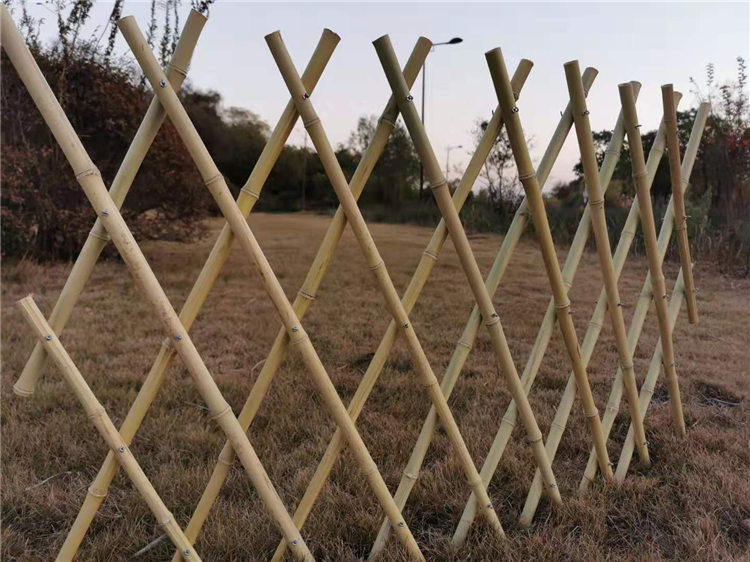 江岸仿竹围栏碳化木护栏仿竹篱笆碳化木护栏