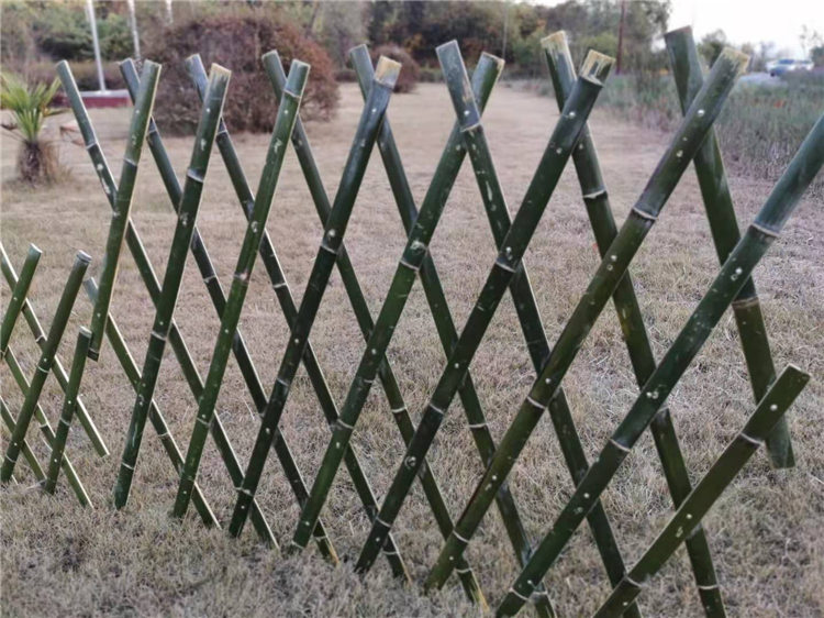历下竹围栏碳化木护栏竹篱笆 pvc护栏圃竹篱笆