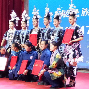 深圳室內(nèi)小間距l(xiāng)ed顯示屏制作維修安裝調(diào)試租賃
