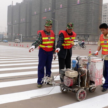 承揽市政道路、社区、楼宇车库、企业单位等交通设施工程的设计