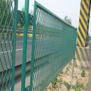 供應(yīng)護(hù)欄網(wǎng)，鋼板網(wǎng)江西萍鄉(xiāng)高速公路護(hù)欄網(wǎng)/圍欄網(wǎng)/防護(hù)網(wǎng)