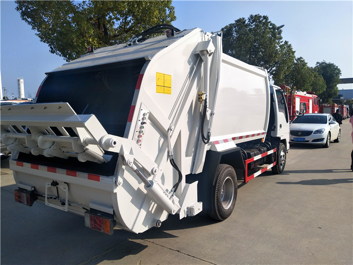 新闻：池州扫垃圾车多少钱一辆——（公司欢迎您