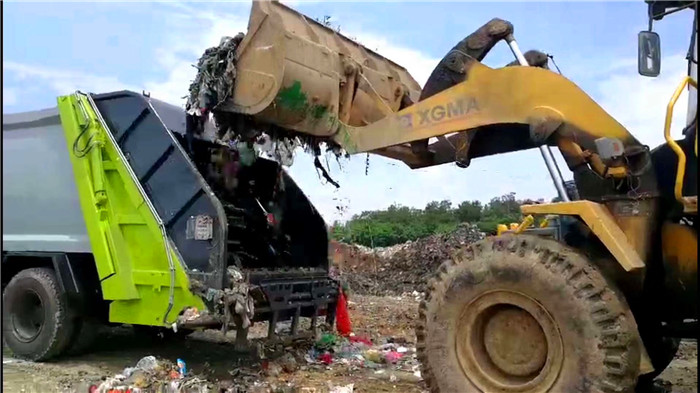 资讯：邢台自动装卸垃圾车图片——（公司欢迎您
