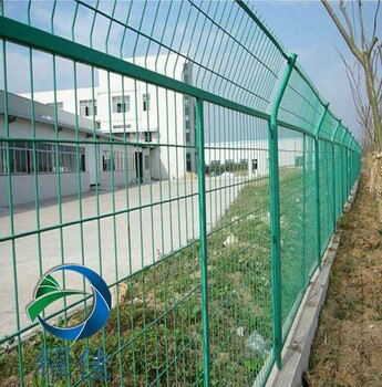 绿色框架护栏网安装快捷防腐-安平耀佳丝网生产