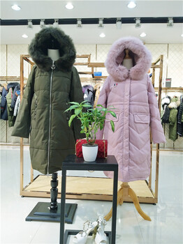 新疆品牌女裝折扣店大碼女裝貨源供應(yīng)