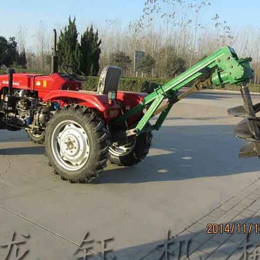 拖拉機(jī)帶式挖坑機(jī)