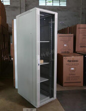 安防机柜新款木纹色机柜42U服务器机柜厂家
