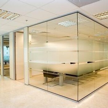 白云宾馆广州玻璃定制，隔音玻璃间墙，地弹簧玻璃门安装，拆装玻璃