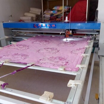 山东厂家生产多种花型电脑绗缝机标配电脑绗缝机