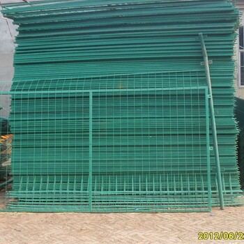 長期供應(yīng)雙邊絲護(hù)欄網(wǎng)公路護(hù)欄網(wǎng)廠家現(xiàn)貨