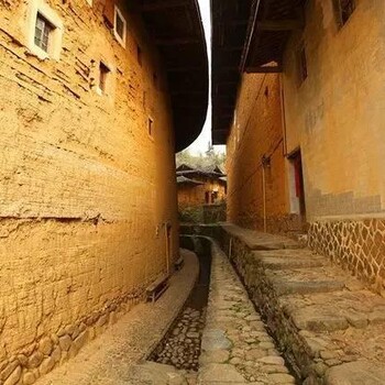 桂陽仿黃土墻施工過程仿黃土墻設(shè)計指導(dǎo)仿黃土墻包工包料