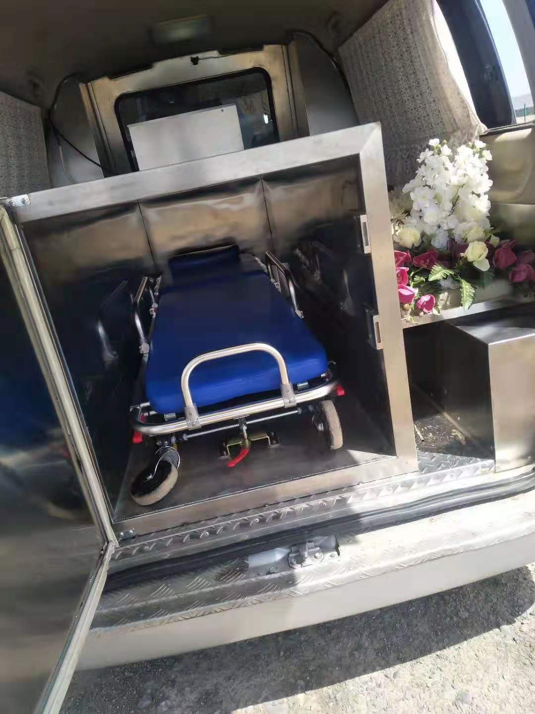 上海周边提供殡仪车出租服务骨灰盒运输