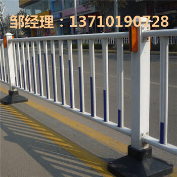 百色人行道防护栏桂林京式护栏订做柳州市政防撞栏厂家
