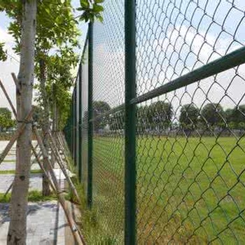体育场地围栏网￥学校操场绿色围网￥大型篮球防护围栏