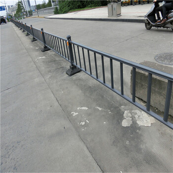 青岛镀锌钢喷塑护栏市政道路护栏生产厂商
