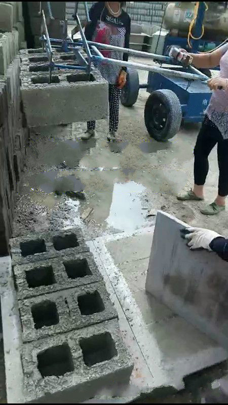 水泥砖码垛机水泥砖码砖机视频