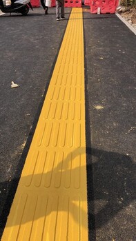 道路盲道聚合物現(xiàn)澆盲道施工簡(jiǎn)單快捷