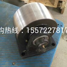 混泥土搅拌车10方托轮图片