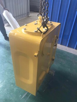 新疆喀什小松挖掘机配件PC450-7液压油箱小松原厂配件