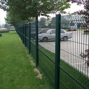 自动工业区护栏网水库隔离网浸塑围栏色泽光润