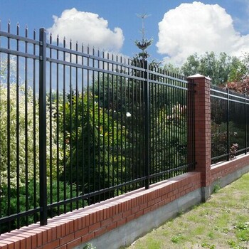 揭阳工厂外墙围栏款式定做多少钱一米广东锌钢护栏厂