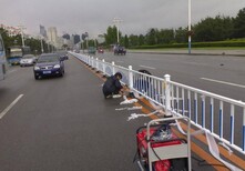 湛江市政道路隔离栏杆生产厂家清远机动车道中央交通栏杆图片4