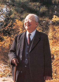 啟功書法價(jià)格高昂仍供不應(yīng)求
