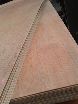 漂白杨木胶合板包装板三合板厂家木板材量大优惠