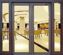 天津东丽区专业安装玻璃门维修更换玻璃门高雅美观图片