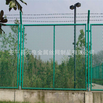 河北久良菱形孔高速公路防眩網(wǎng)護欄