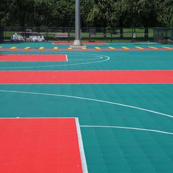 广西南宁悬浮地板篮球场幼儿园场地拼装运动场地飞跃体育