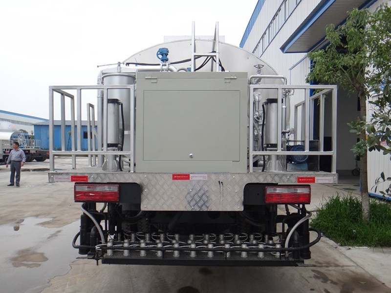 瀝青灑布車(chē)配件 小型瀝青灑布車(chē)