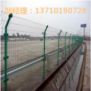 梧州國道金屬板網(wǎng)欽州小區(qū)護(hù)欄網(wǎng)圖片柳州交通隔離網(wǎng)訂做