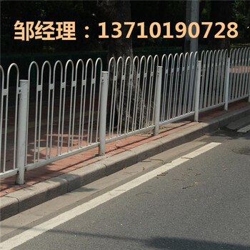 陵水市政道路护栏文昌车道白色护栏批发三亚市政隔离栏图片
