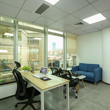 创富港宝安新城广场中心小型办公室联合办公可注册变更