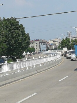 广州道路交通栏杆京式防护栏市政公路护栏小区道路护栏现货厂家批发