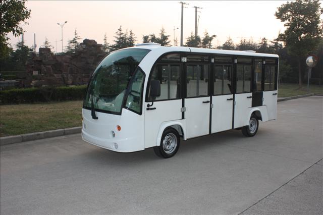 14座封闭观光车